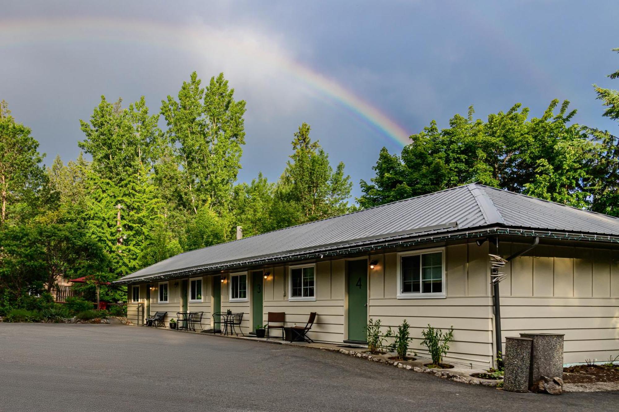 Barefoot Villas And Retreat Christina Lake Экстерьер фото