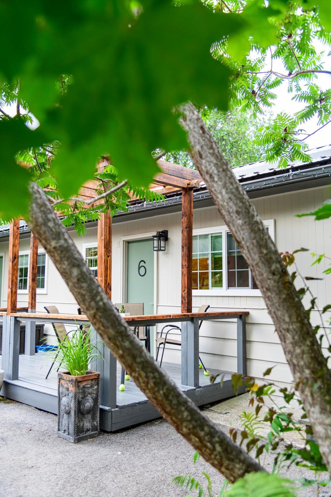 Barefoot Villas And Retreat Christina Lake Экстерьер фото