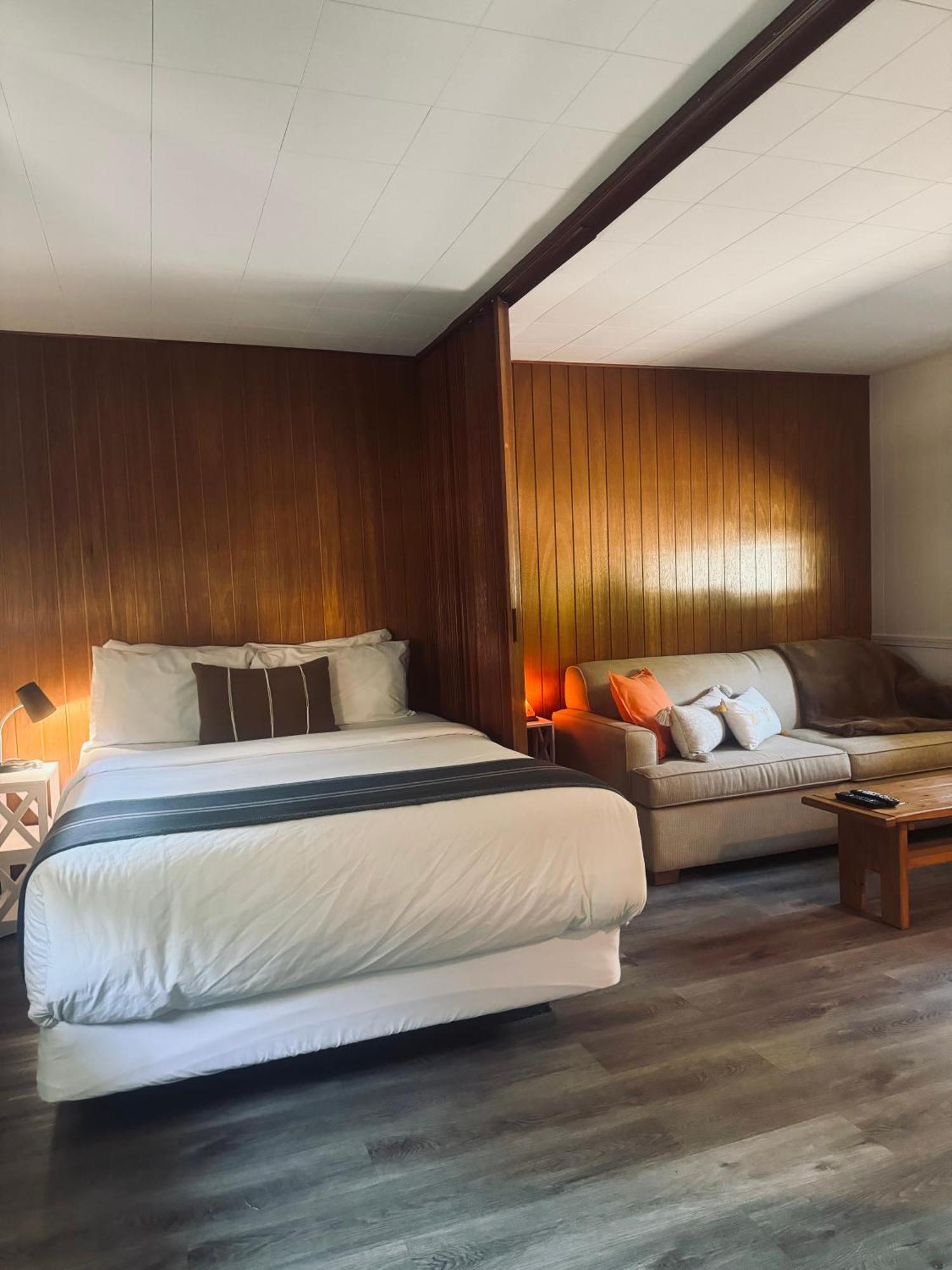 Barefoot Villas And Retreat Christina Lake Экстерьер фото