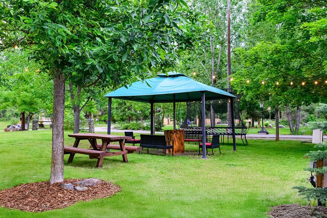 Barefoot Villas And Retreat Christina Lake Экстерьер фото